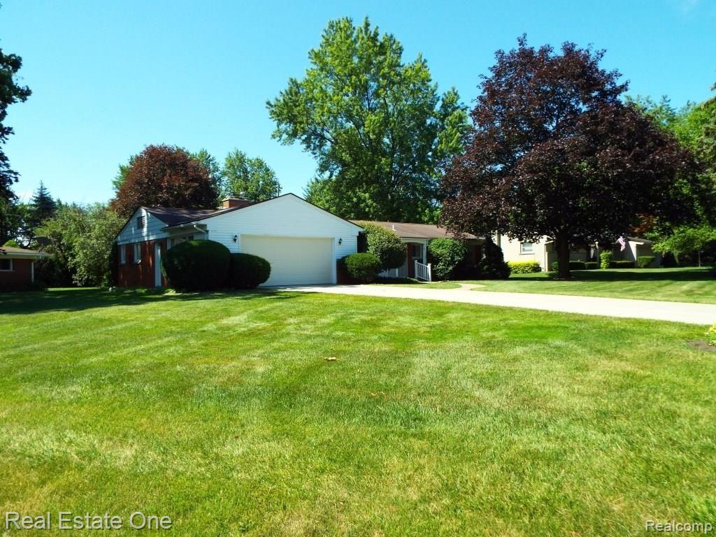 28211 Westerleigh Road Farmington Hills, MI 48334 - Photo 2 of 48