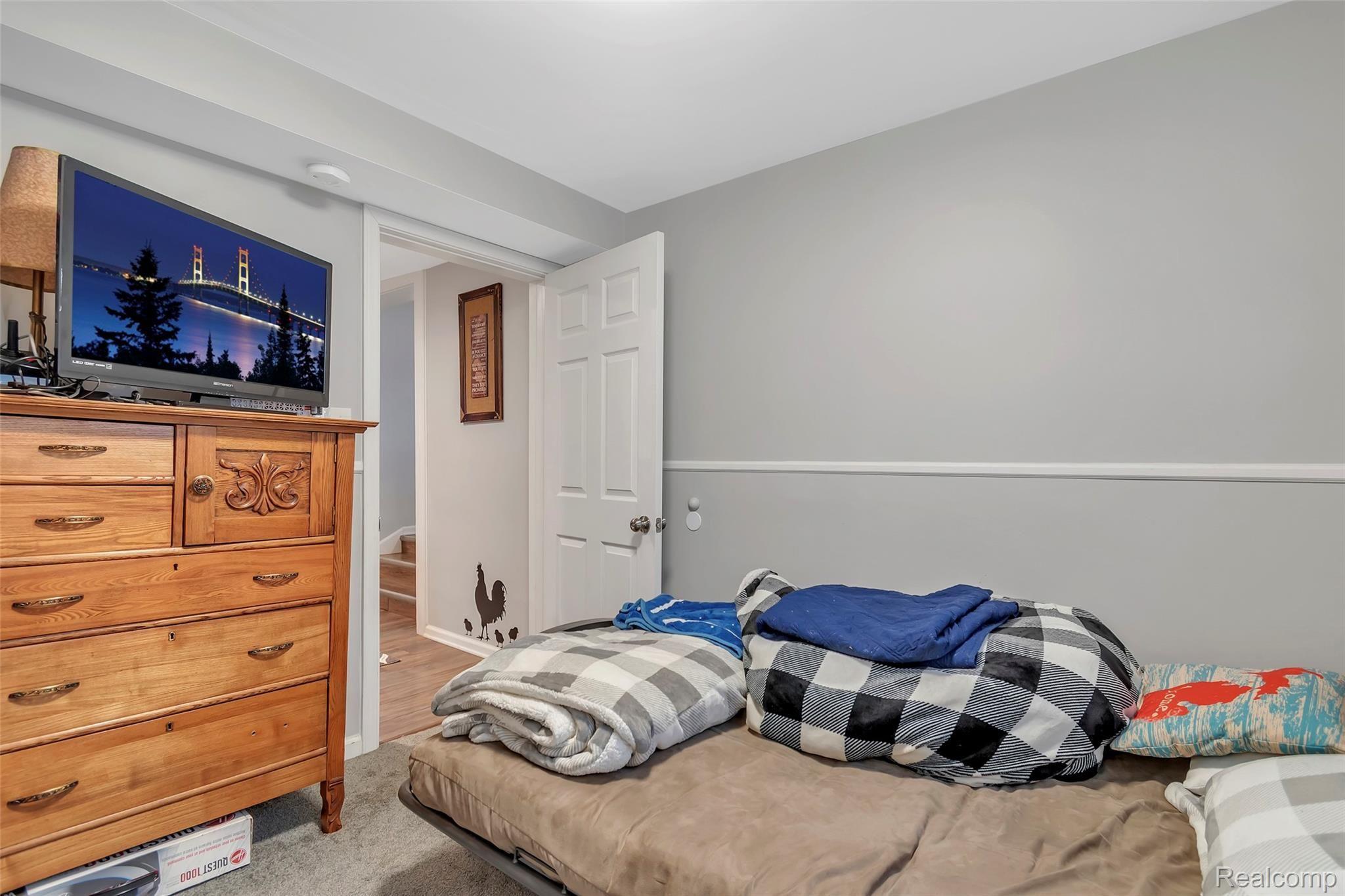 7293 Davison Road Davison, MI 48423 - Photo 17 of 35 7293-Davison-Rd-Davison-MI-windowstill-16.jpg