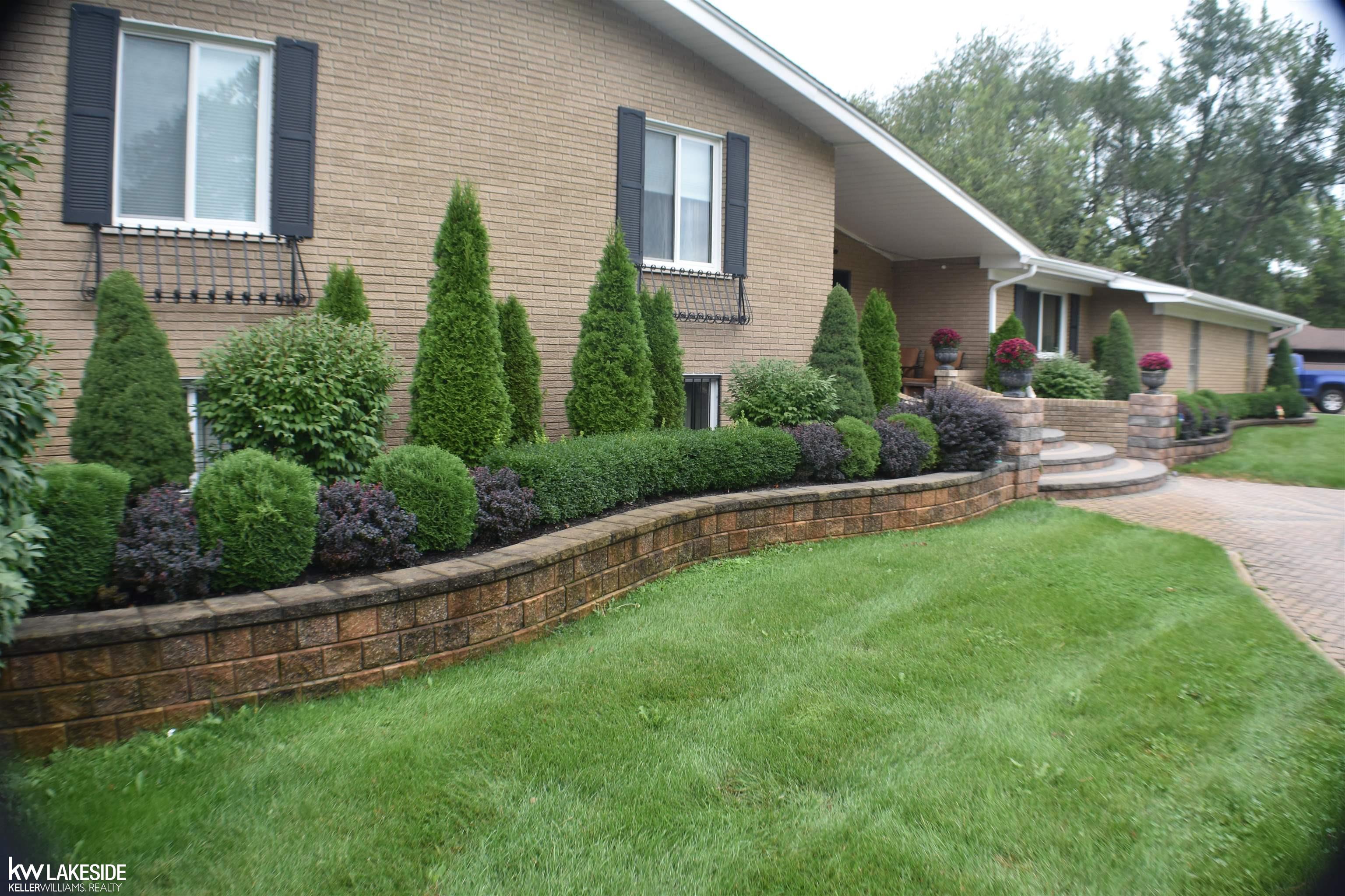 60651 Mound Road Washington, MI 48094 - Photo 7 of 79 50089229-6.JPG