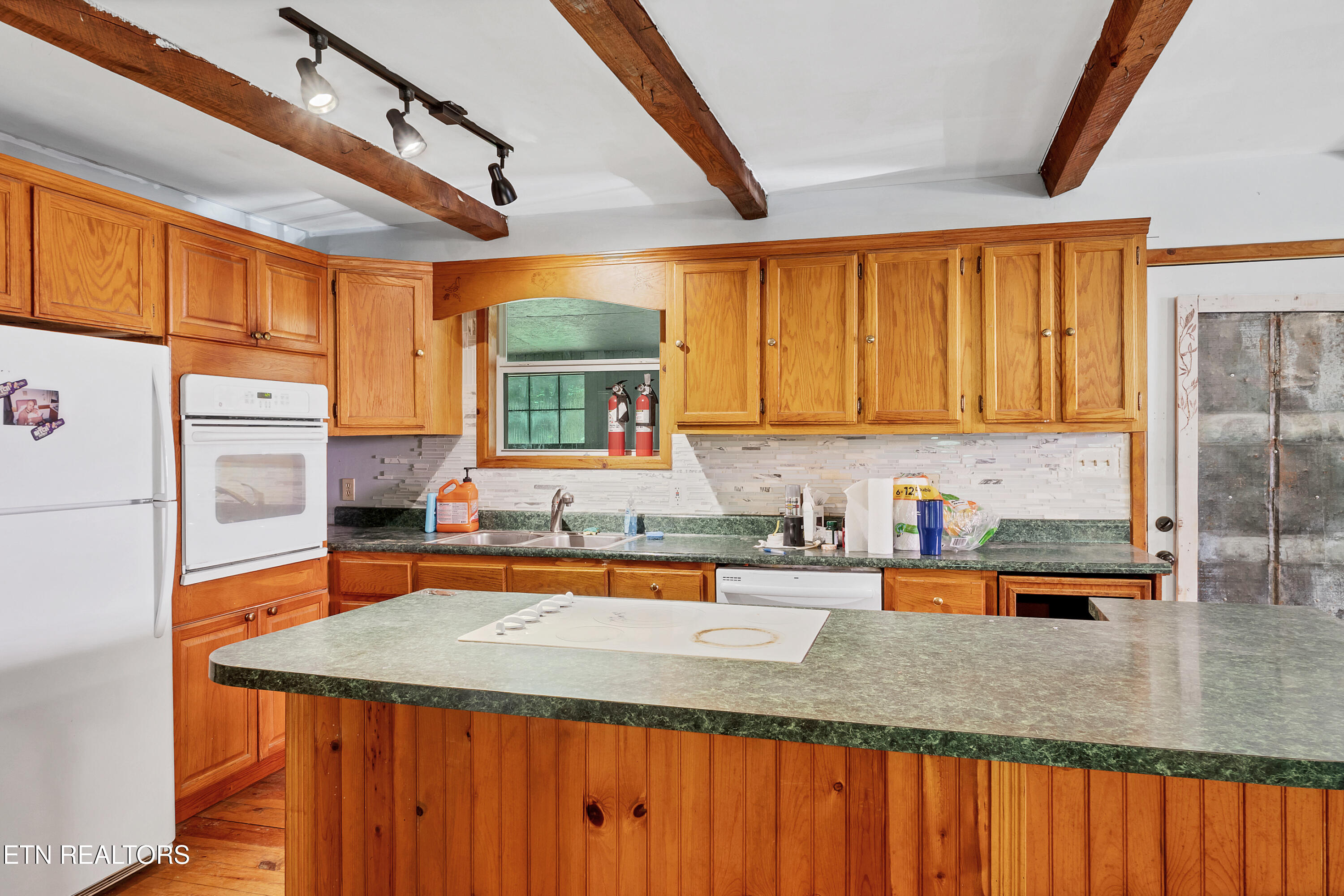 297 Dockery Road Tellico Plains, TN 37385 - Photo 9 of 23 DSC03150-2