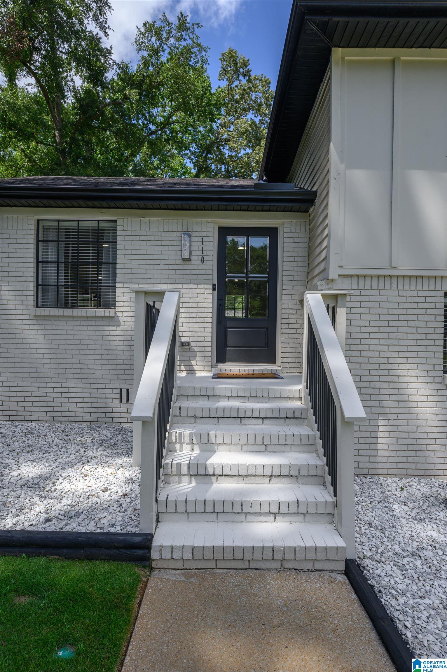 110 Hickory Street Alabaster, AL 35114 - Photo 3 of 39 Gallery Image 3