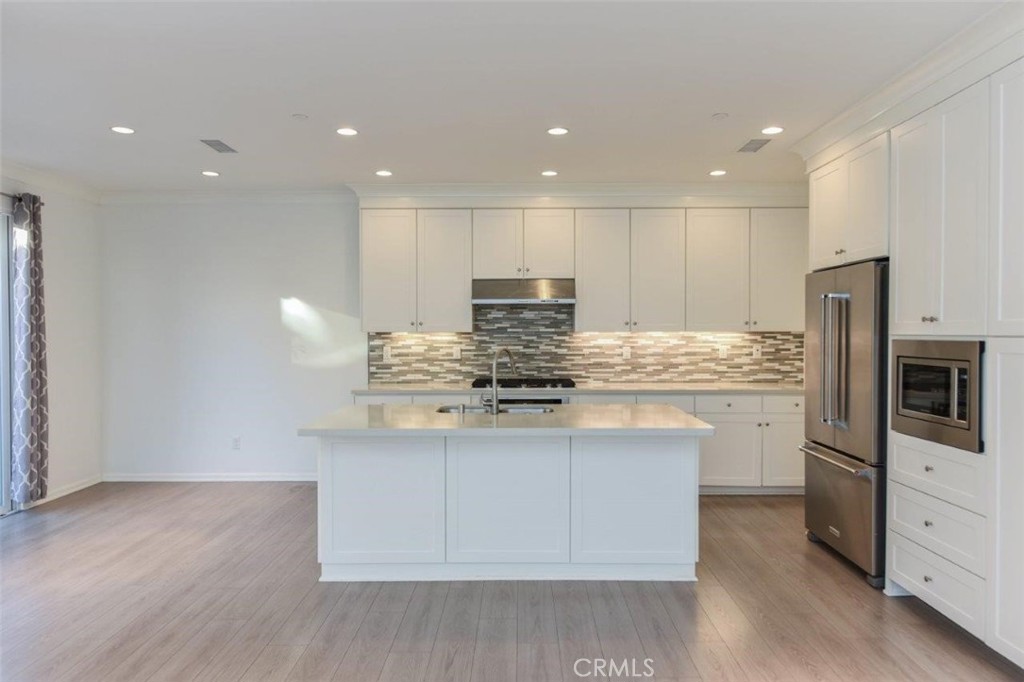 229 Rodeo Irvine, CA 92602 - Photo 8 of 37