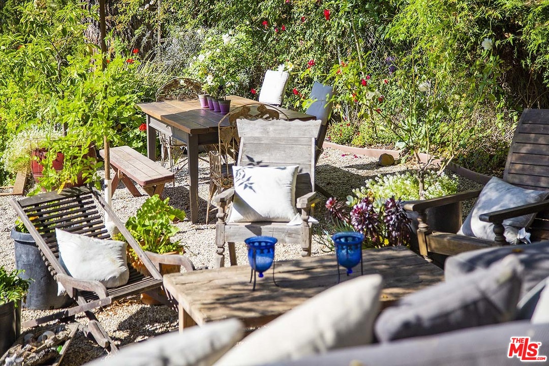 21487 Encina Road Topanga, CA 90290 - Photo 23 of 54 Gallery Image 23