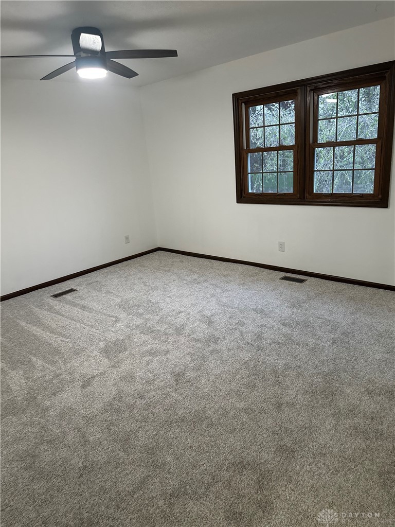 758 Oneida Drive Springfield, OH 45502 - Photo 12 of 25