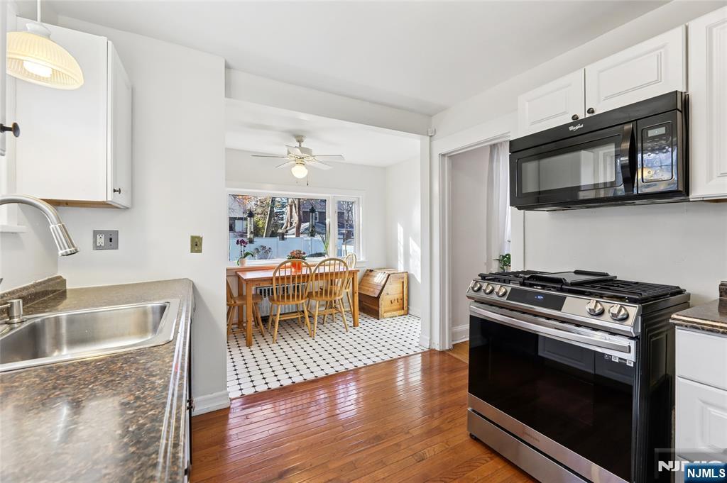 160 Pinewood Place Teaneck, NJ 07666 - Photo 14 of 34