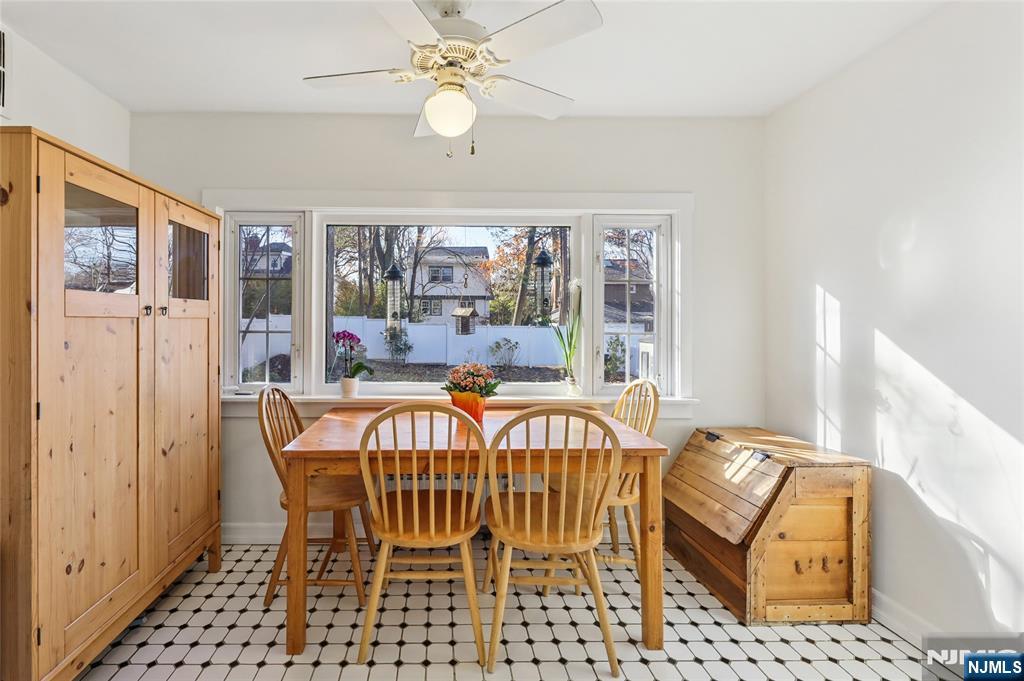 160 Pinewood Place Teaneck, NJ 07666 - Photo 16 of 34