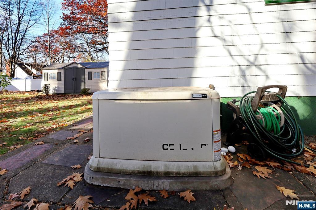 160 Pinewood Place Teaneck, NJ 07666 - Photo 32 of 34