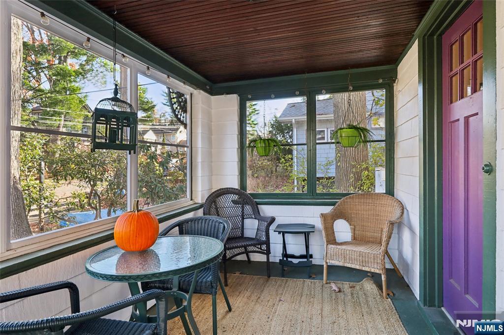 160 Pinewood Place Teaneck, NJ 07666 - Photo 6 of 34