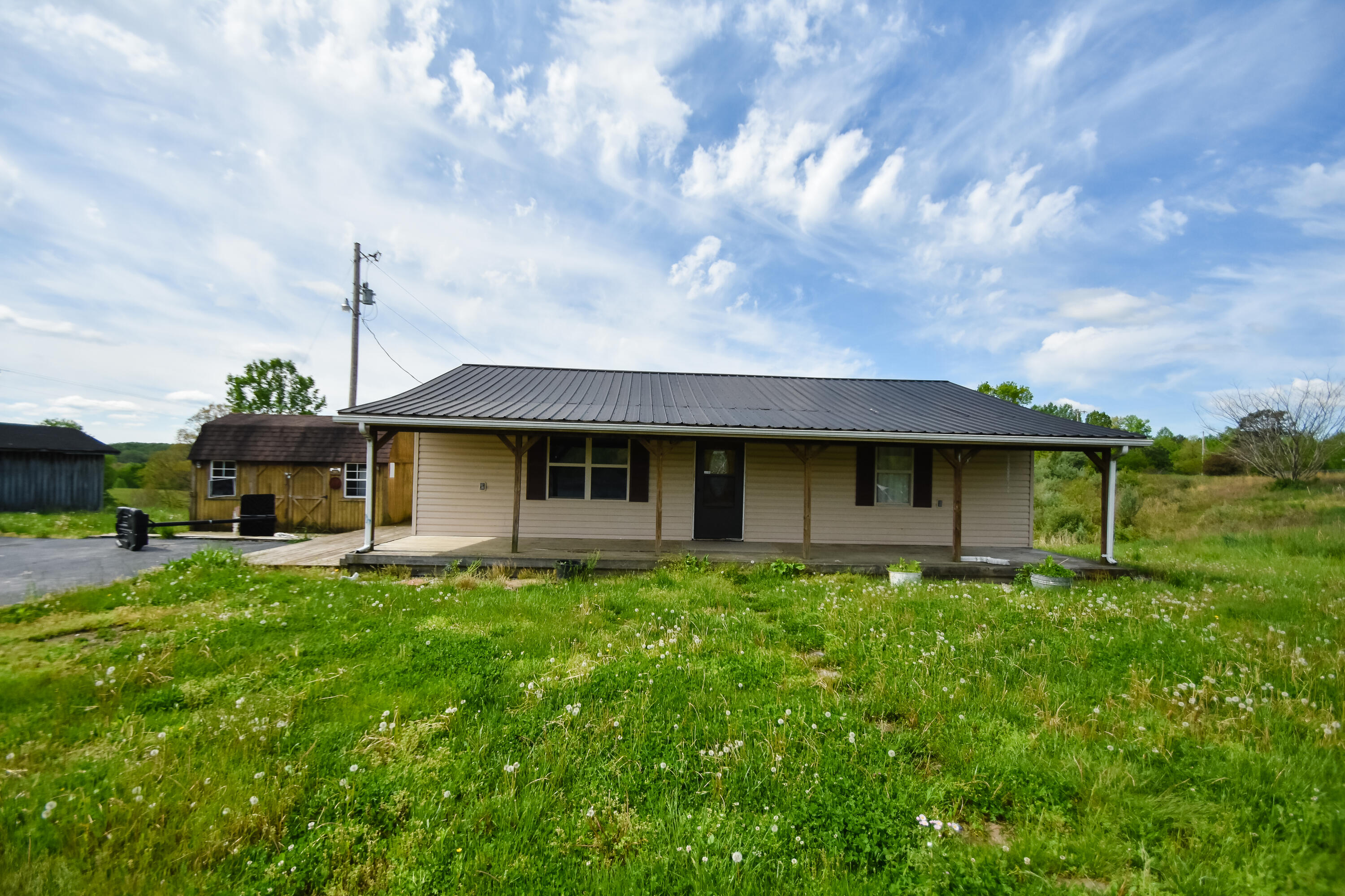 1759 Lower Adkinstown Road McKee, KY 40447 - Photo 2 of 13 DSC_9549