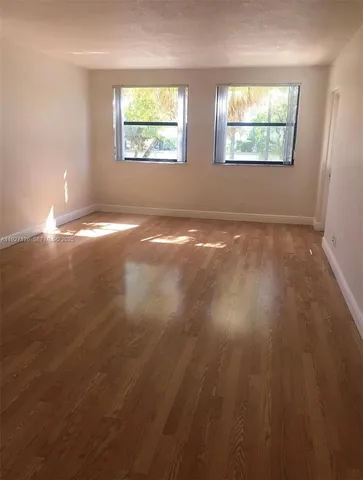 $2,350 | 8180 Geneva Court, Unit 227, Miami, FL 33166