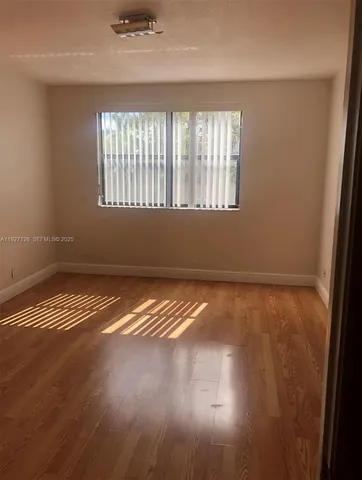 $2,350 | 8180 Geneva Court, Unit 227, Miami, FL 33166