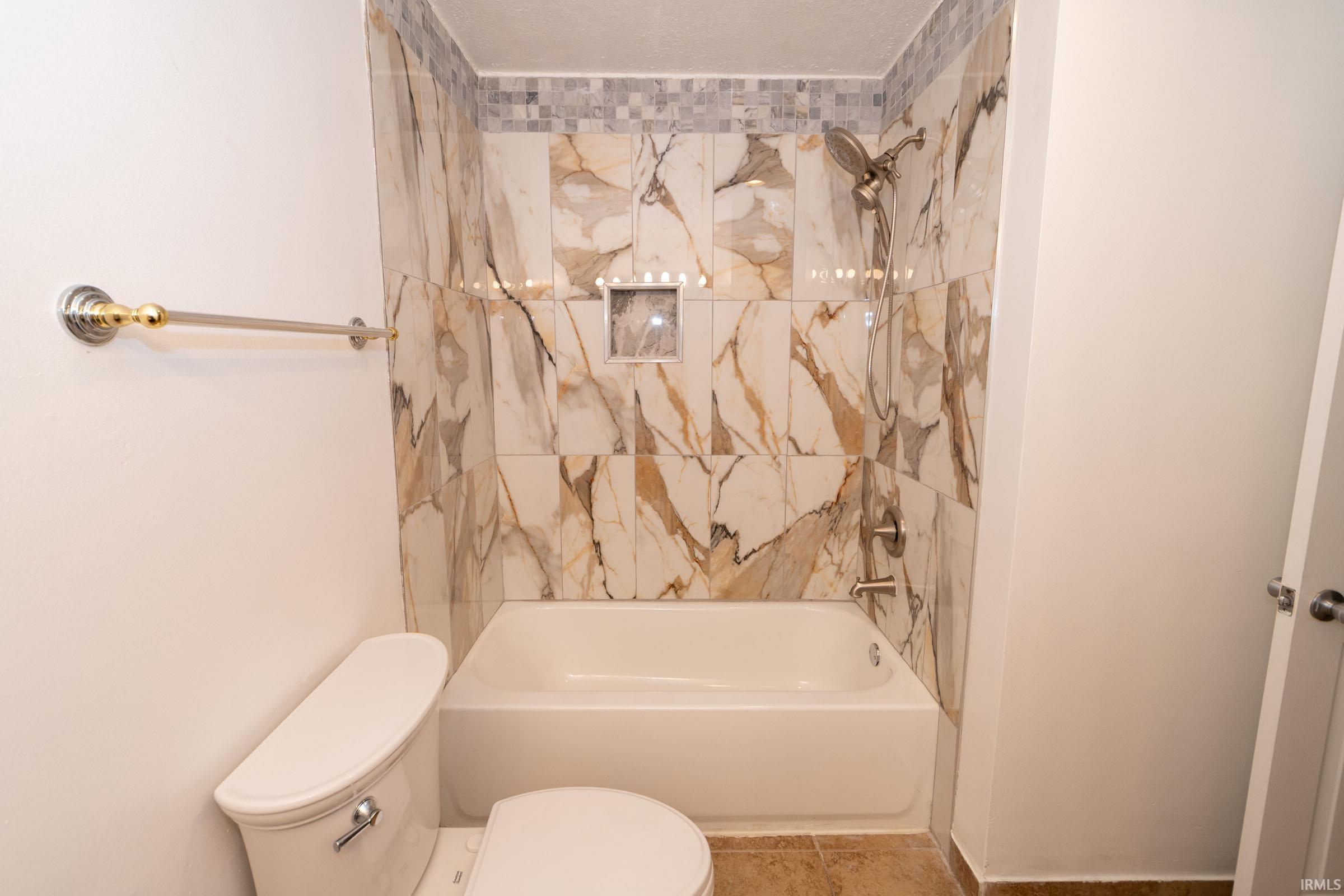 53134 Old Farm Road Elkhart, IN 46514 - Photo 11 of 34
