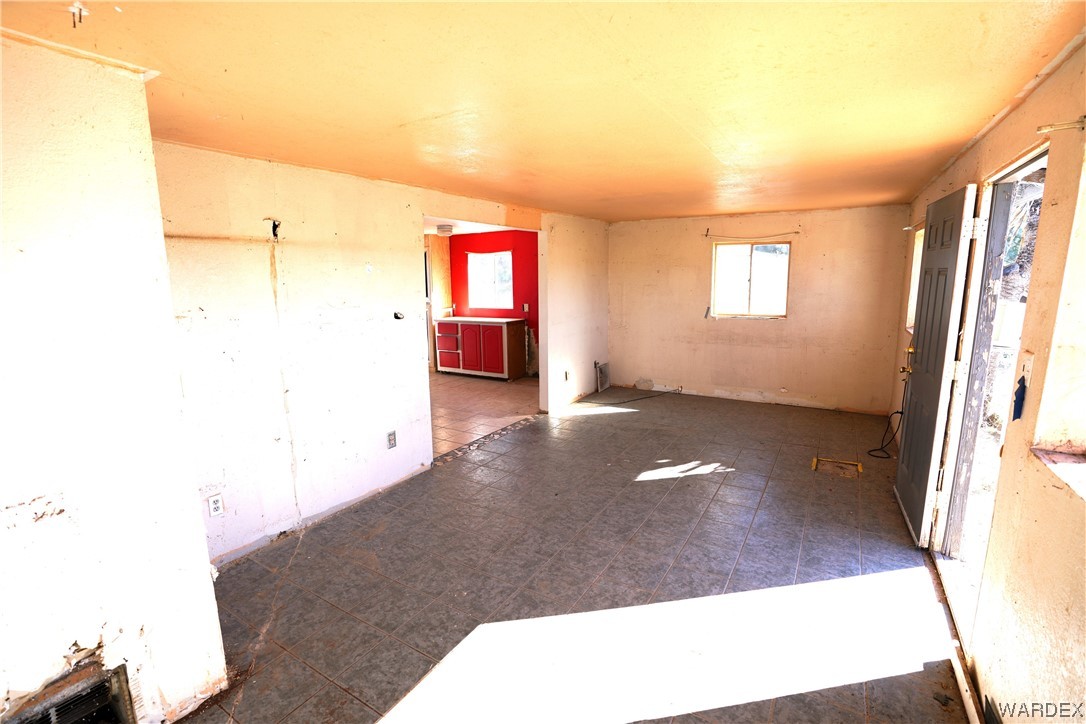 500 Egar Road Golden Valley, AZ 86413 - Photo 7 of 23
