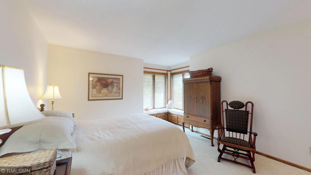 2620 Crescent Ridge Road Minnetonka, MN 55305 - Photo 22 of 36 Gallery Image 22
