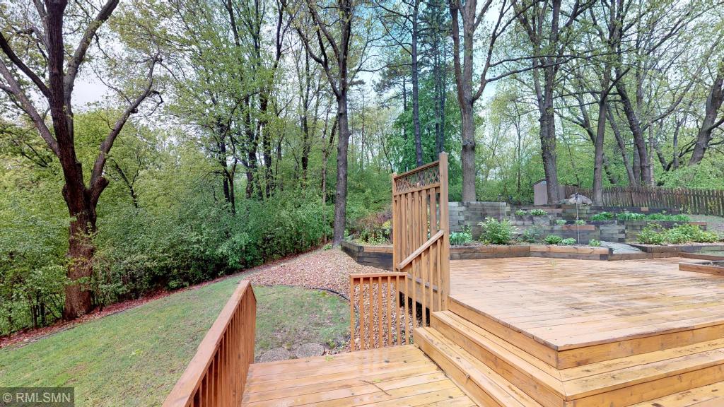 2620 Crescent Ridge Road Minnetonka, MN 55305 - Photo 4 of 36 Gallery Image 4