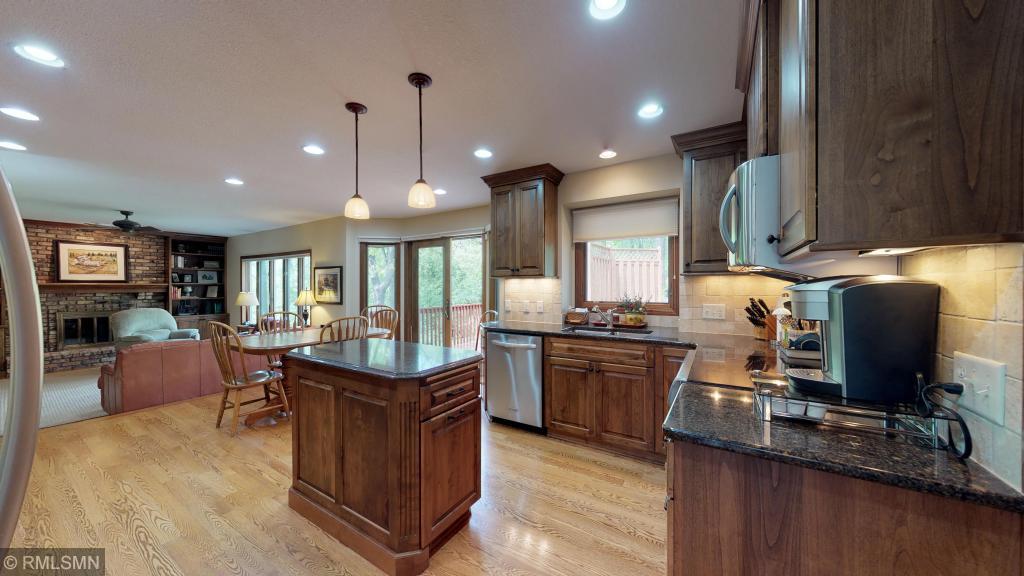 2620 Crescent Ridge Road Minnetonka, MN 55305 - Photo 5 of 36 Gallery Image 5