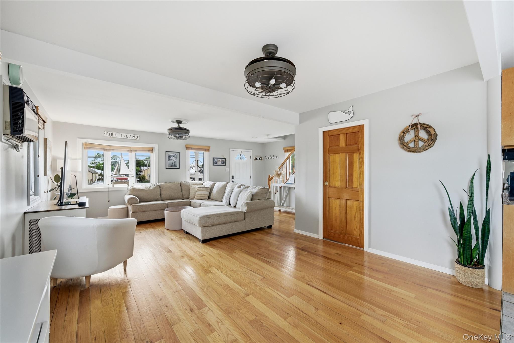 107 East Shore Road Lindenhurst, NY 11757 - Photo 17 of 36