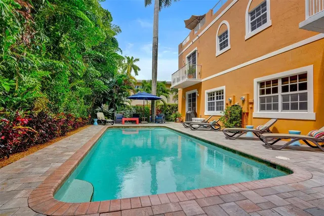 a view of a walk in closet