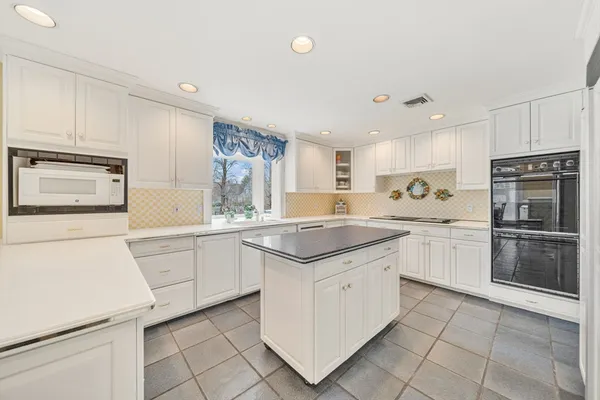 $3,995,000 | 131 Fair Oaks Park, Needham, MA 02492