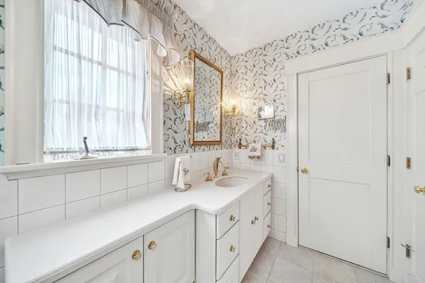 $3,995,000 | 131 Fair Oaks Park, Needham, MA 02492