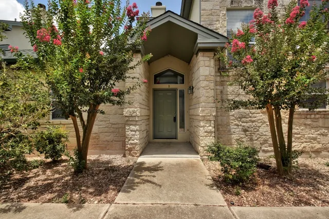 $2,100 | 9804 Parliament House Road, Unit B, Austin, TX 78729