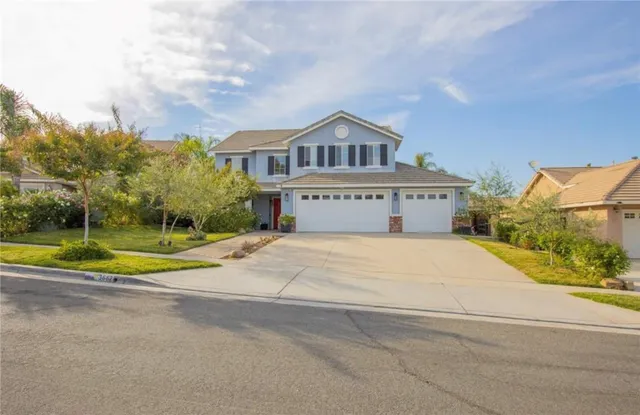 a front view of house with yard
