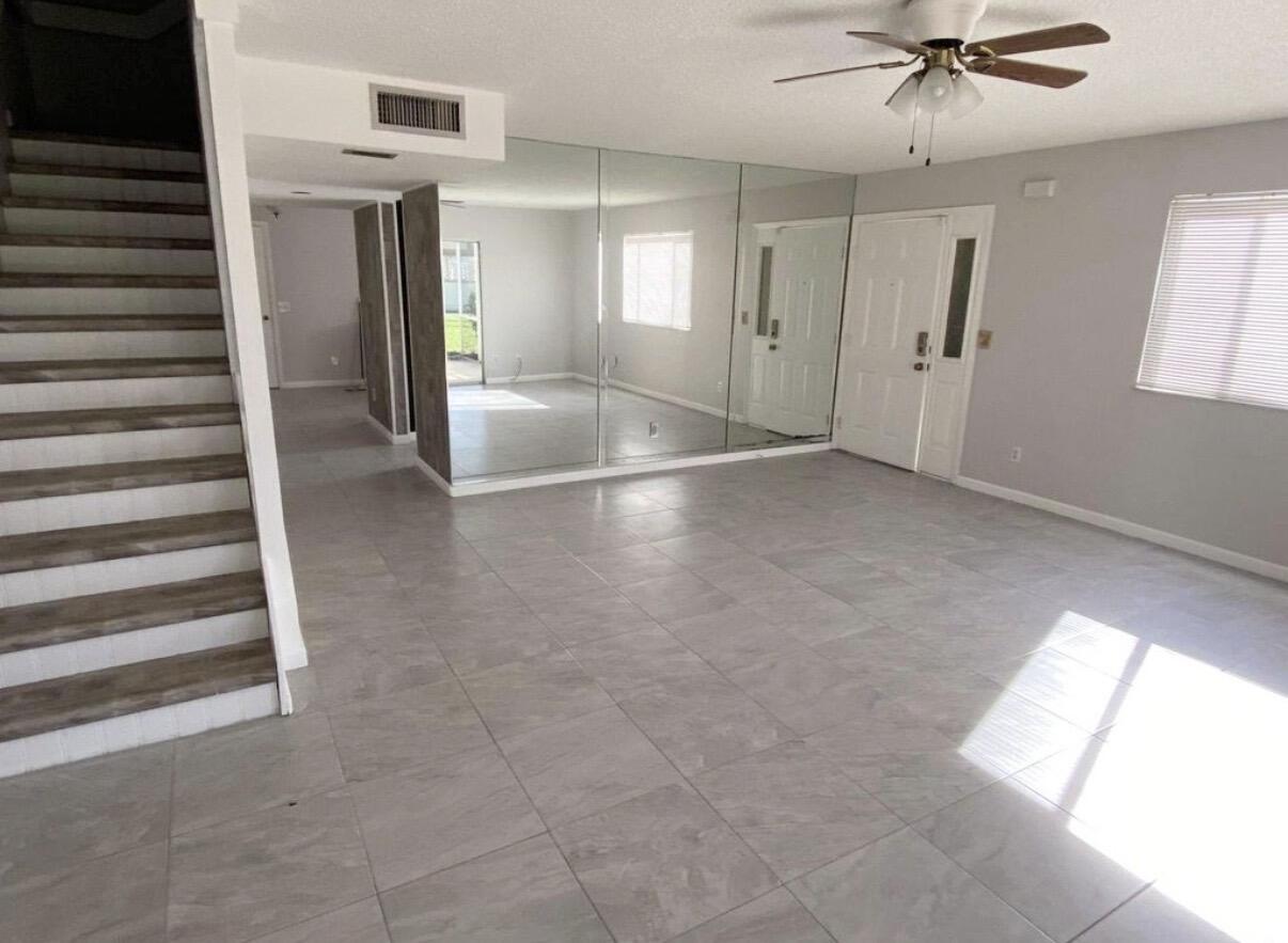 371 Maplecrest Circle Jupiter, FL 33458 - Photo 9 of 16 IMG_0840