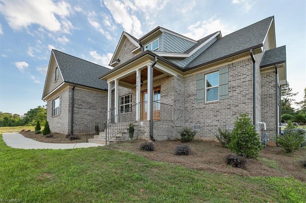 7307 Harkwood Trail Oak Ridge, NC 27310 - Photo 3 of 34