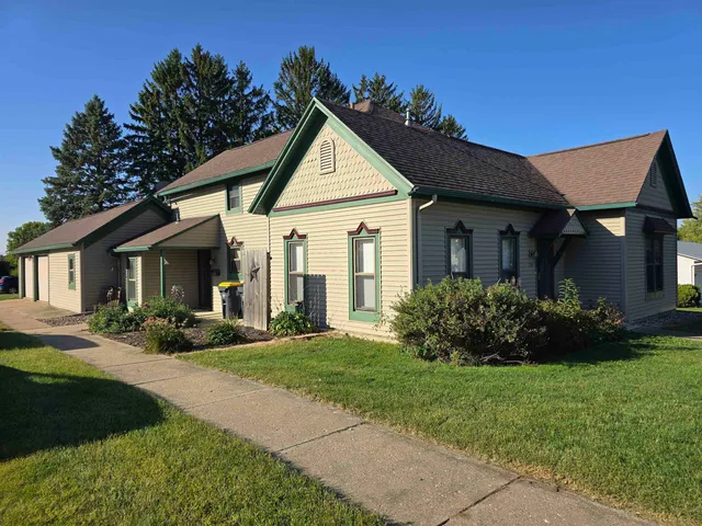 $239,900 | 1128 24th Street, Monroe, WI 53566