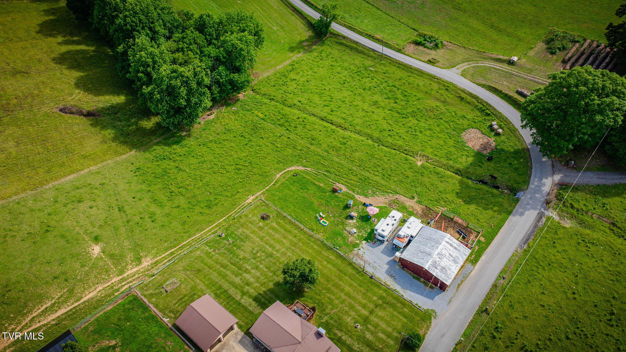 102 Fellers Road Chuckey, TN 37641 - Photo 14 of 15 005