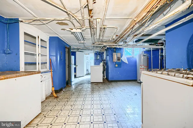 a view of a storage & utility room