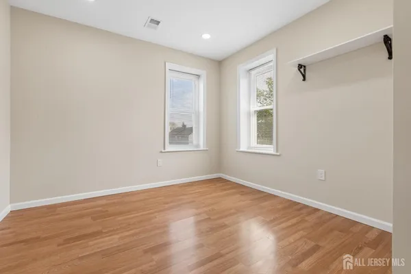 $3,500 | 327 Main Street, South Amboy, NJ 08879
