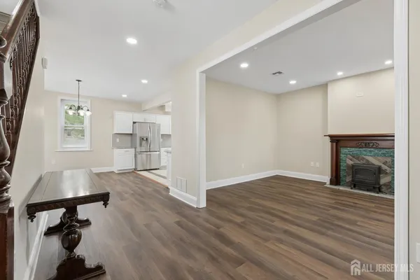 $3,500 | 327 Main Street, South Amboy, NJ 08879