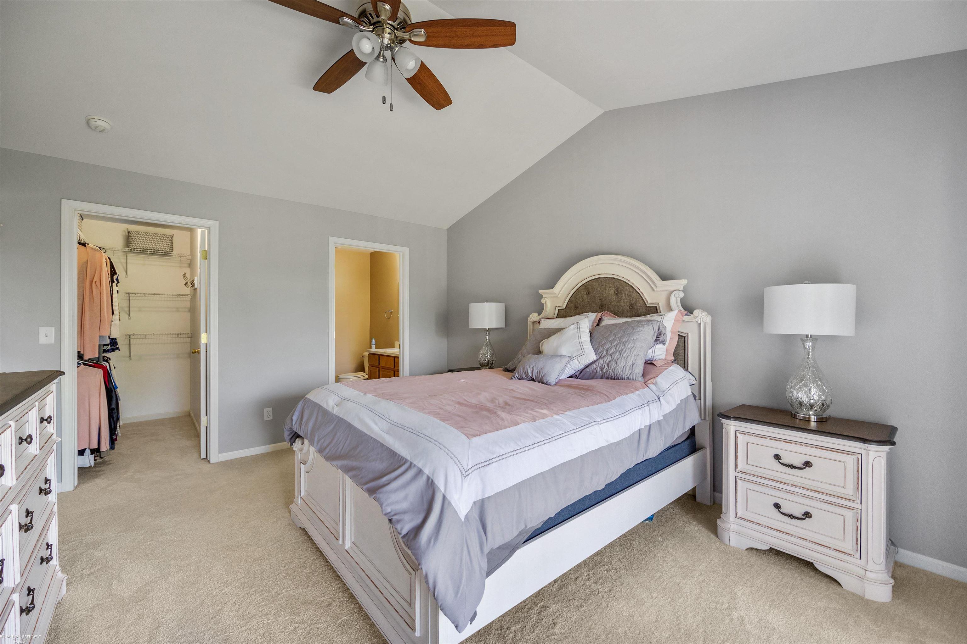 46069 Rhodes Drive Macomb, MI 48044 - Photo 21 of 27 50083688-20.JPG