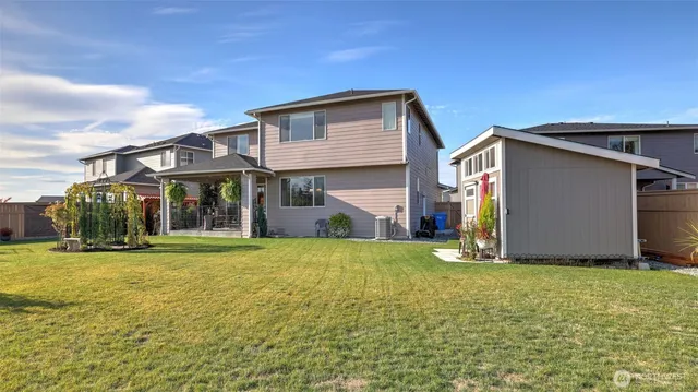 $899,950 | 6105 232nd Avenue East, Buckley, WA 98321