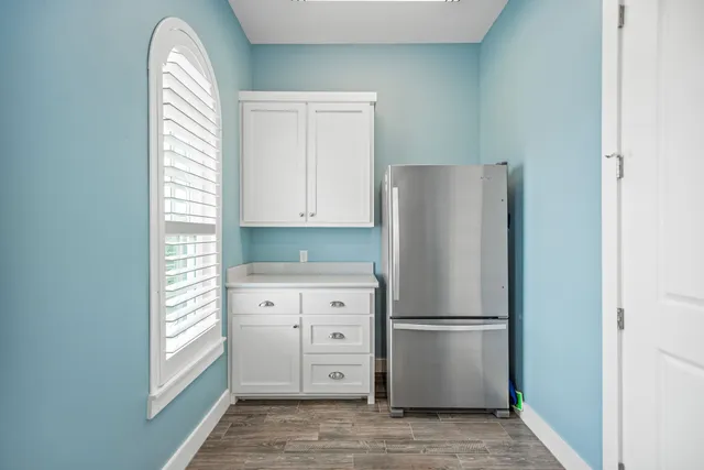 a view of an empty walk in closet