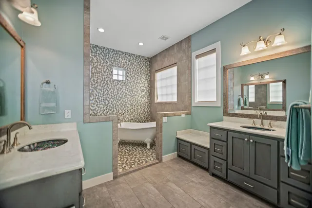 a view of walk in closet