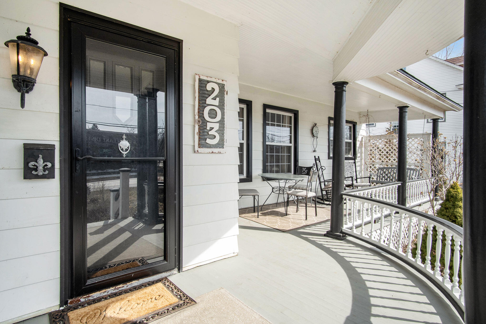 203 East Savidge Street Spring Lake, MI 49456 - Photo 4 of 44 DSC08963