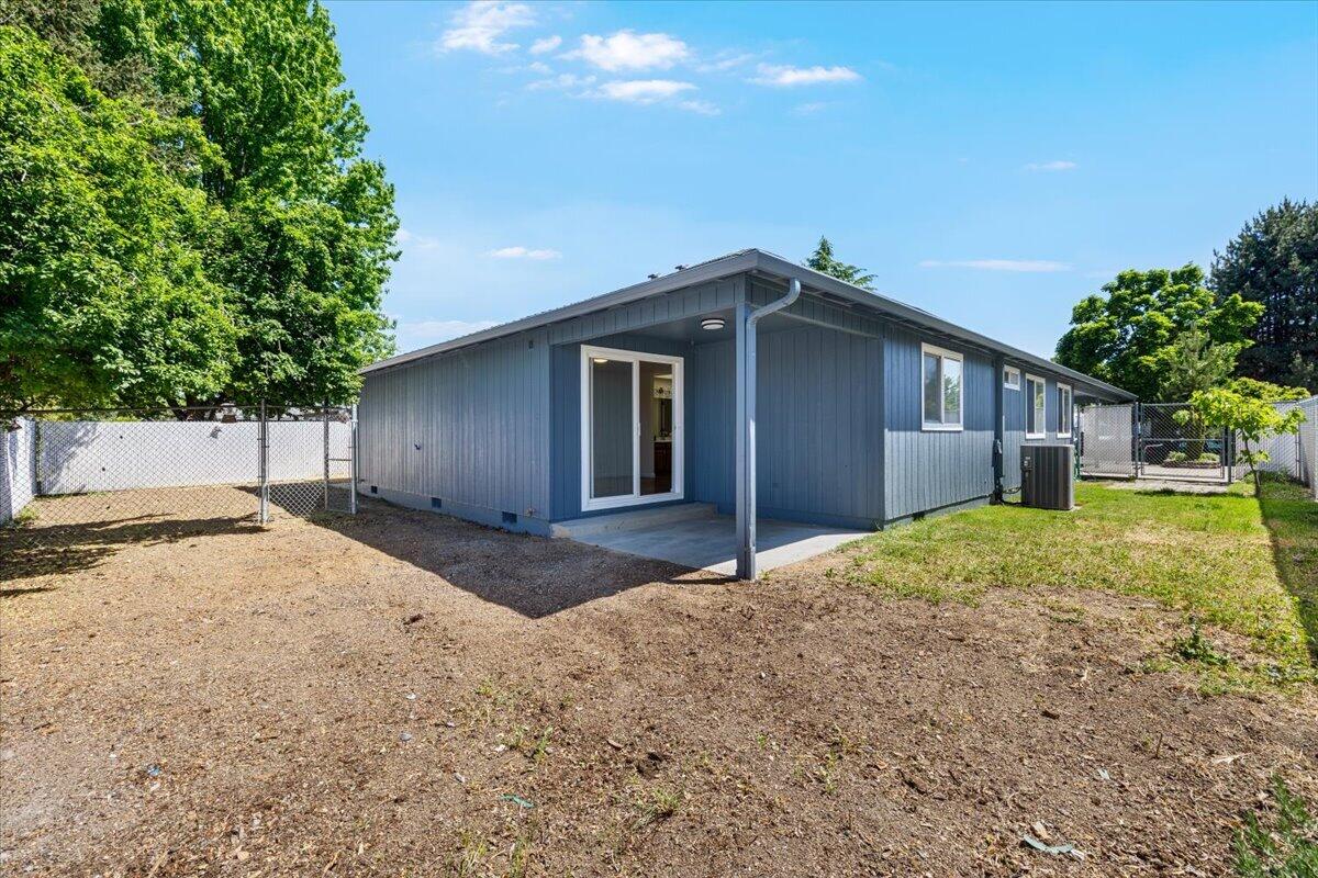 783 Columbine Way Central Point, OR 97502 - Photo 16 of 34 16