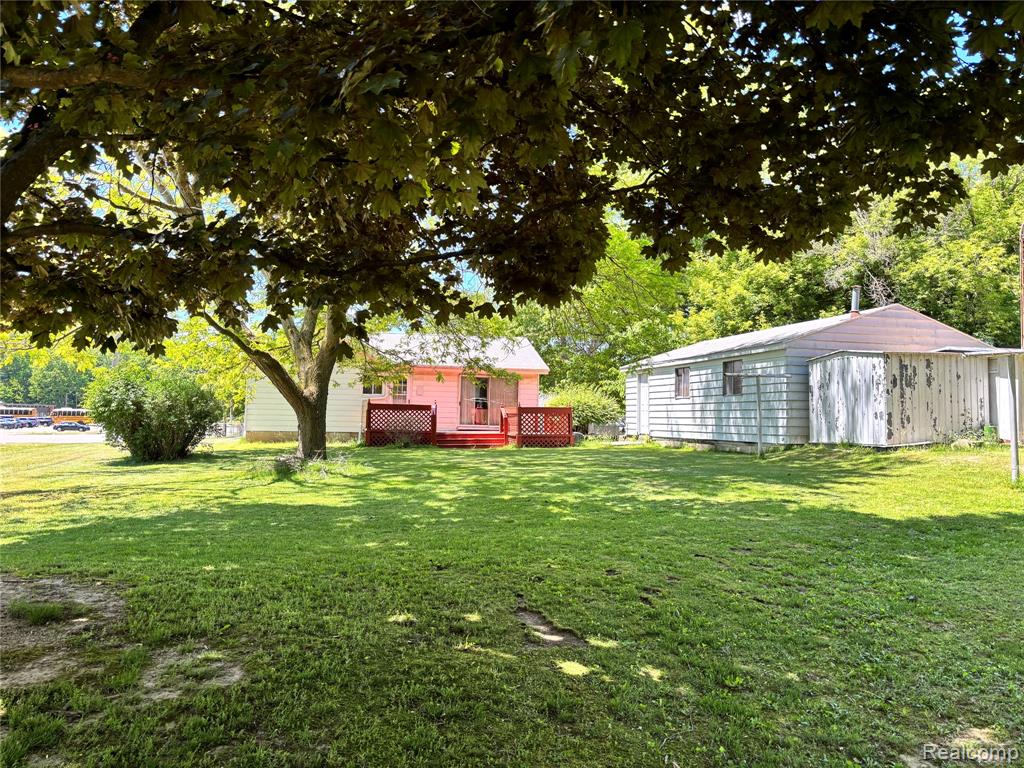 2257 Lodge Road Flint, MI 48532 - Photo 6 of 18