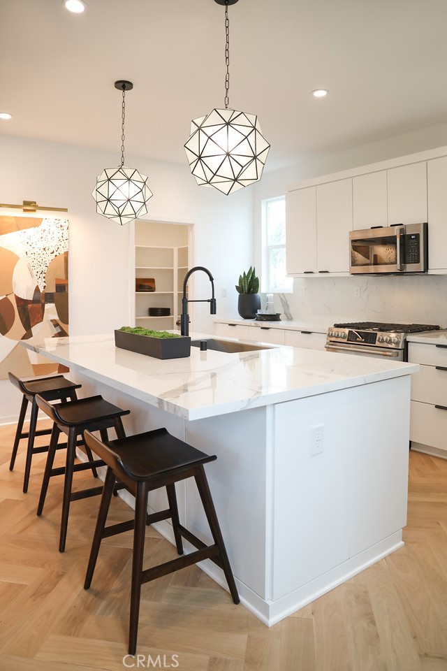 151 Jessup Way Tustin, CA 92780 - Photo 4 of 33 Kitchen with generous island