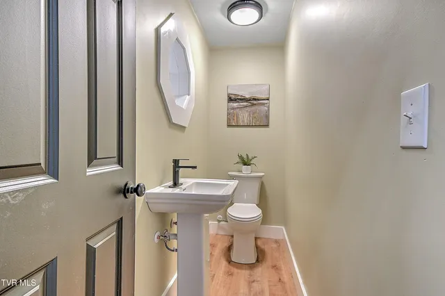 $450,000 | 331 Edgefield Road, Piney Flats, TN 37686