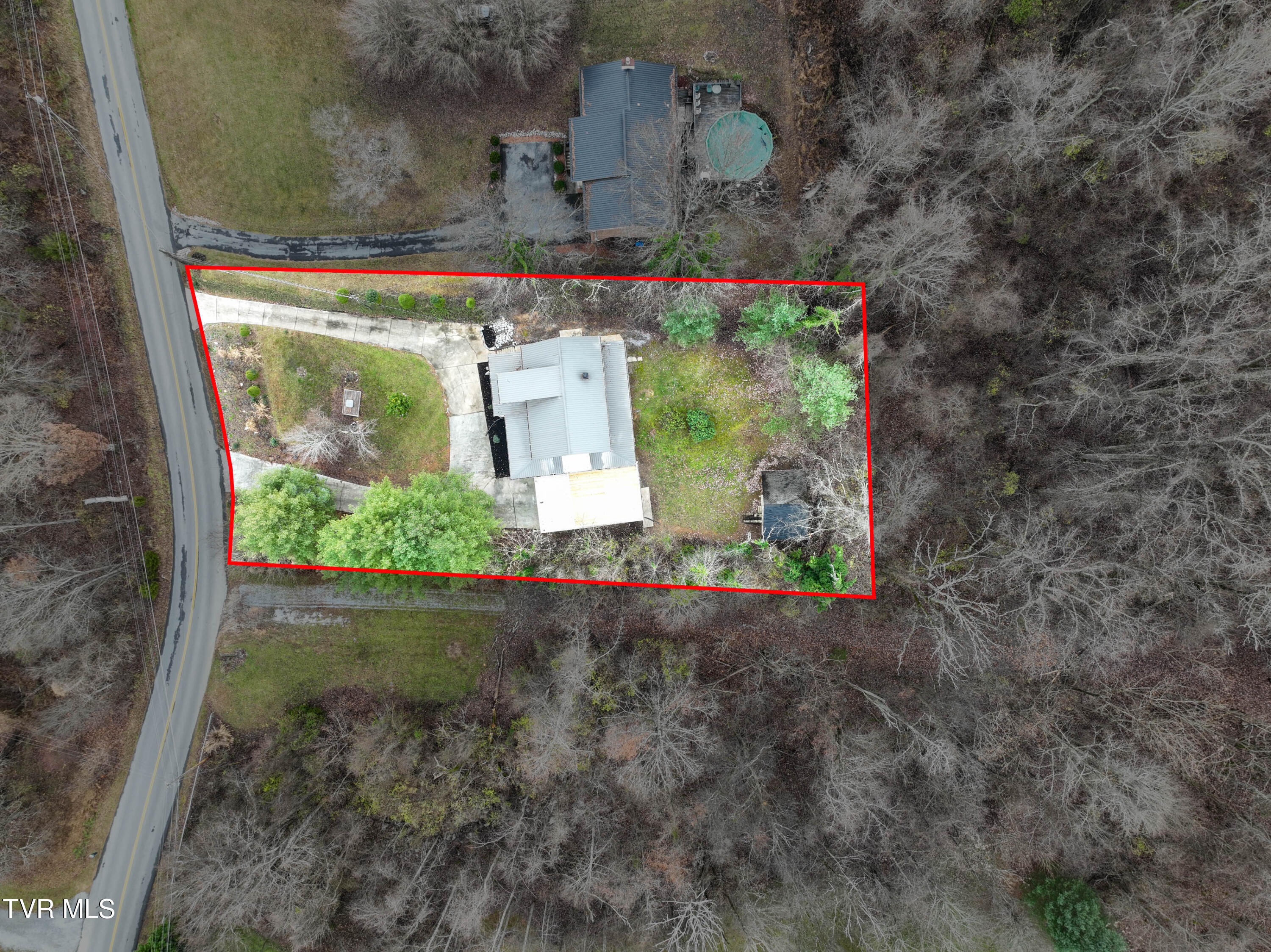 331 Edgefield Road Piney Flats, TN 37686 - Photo 3 of 76 331 Edgefield Rd Drone KASHIA-14