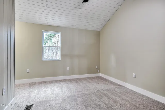 $450,000 | 331 Edgefield Road, Piney Flats, TN 37686