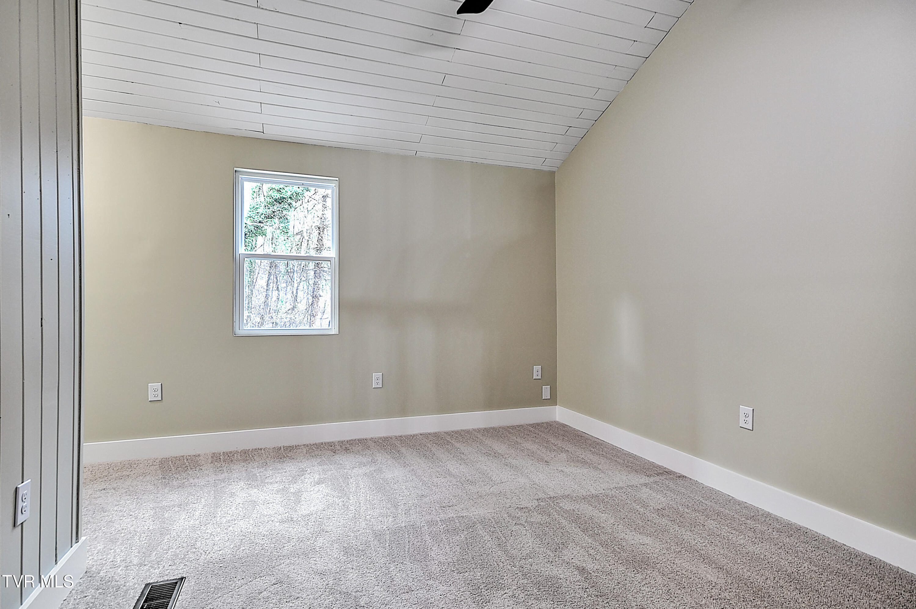 331 Edgefield Road Piney Flats, TN 37686 - Photo 34 of 76 331 Edgefield KB-43