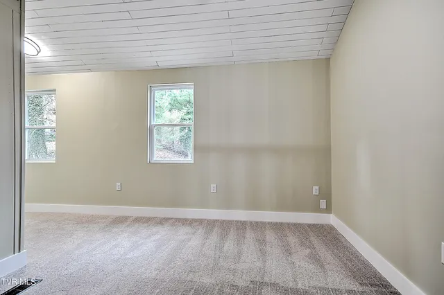 $450,000 | 331 Edgefield Road, Piney Flats, TN 37686