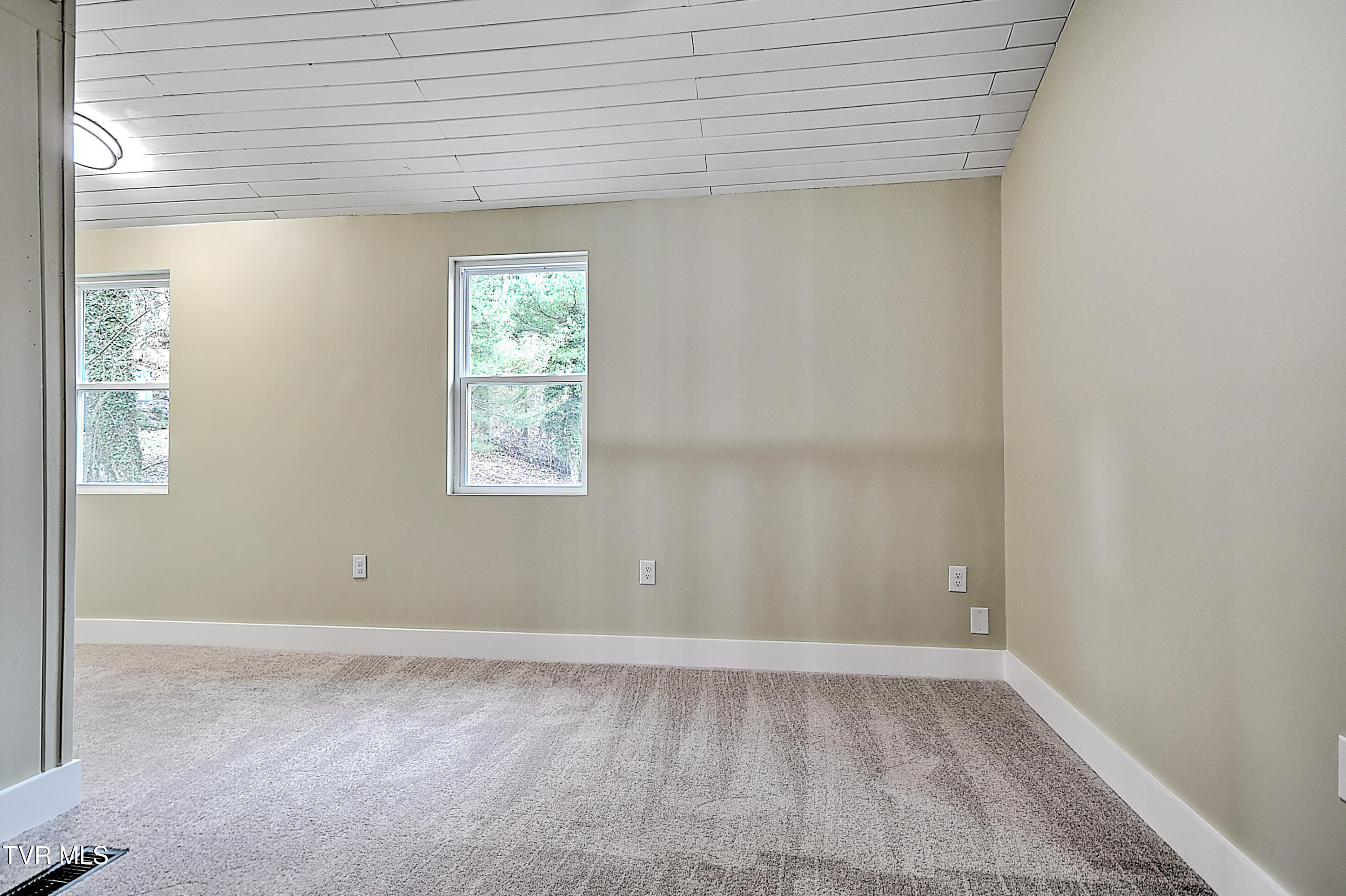 331 Edgefield Road Piney Flats, TN 37686 - Photo 35 of 76 331 Edgefield KB-44
