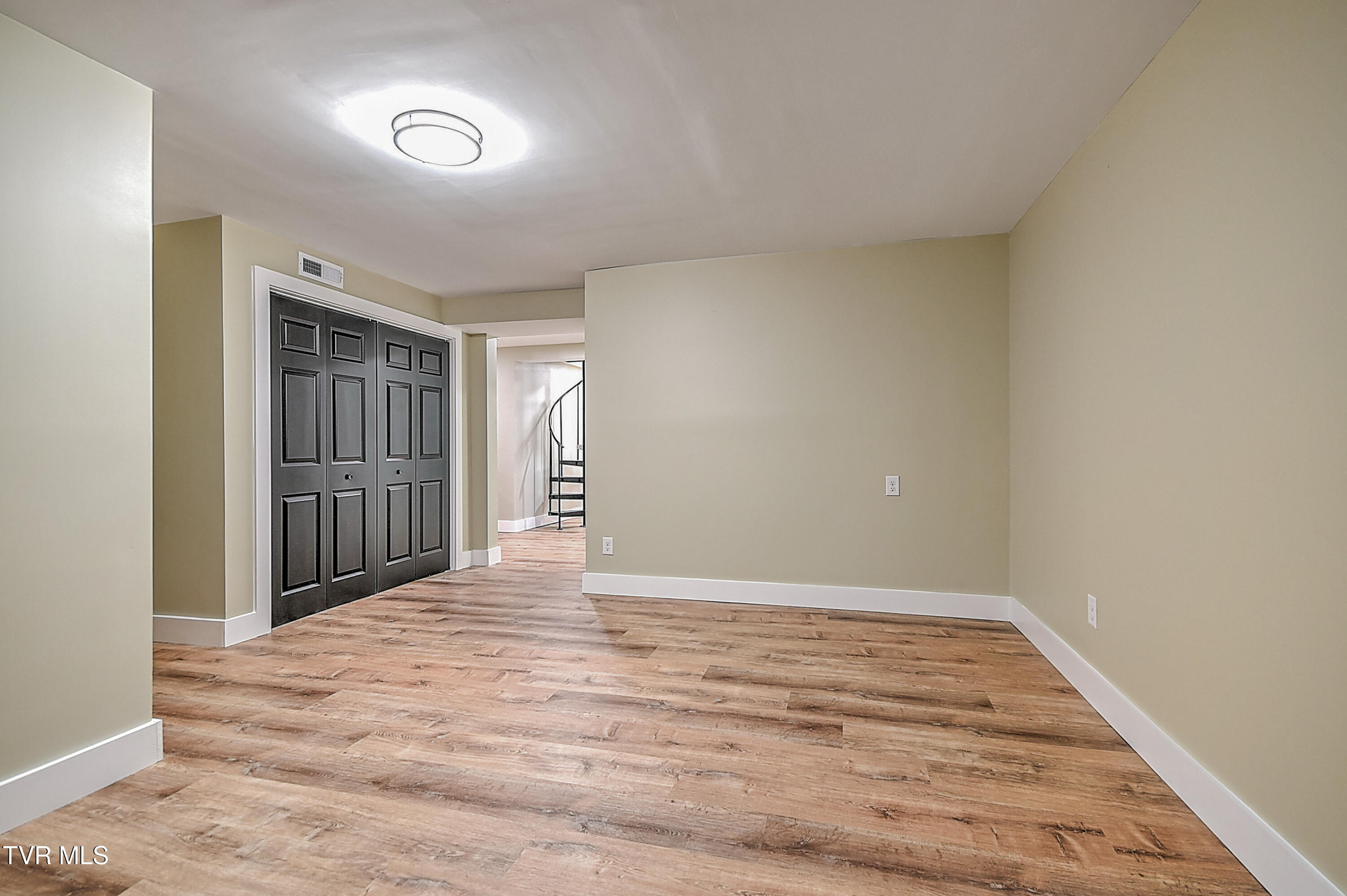 331 Edgefield Road Piney Flats, TN 37686 - Photo 51 of 76 331 Edgefield KB-56