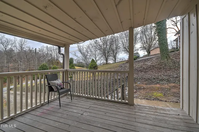 $450,000 | 331 Edgefield Road, Piney Flats, TN 37686