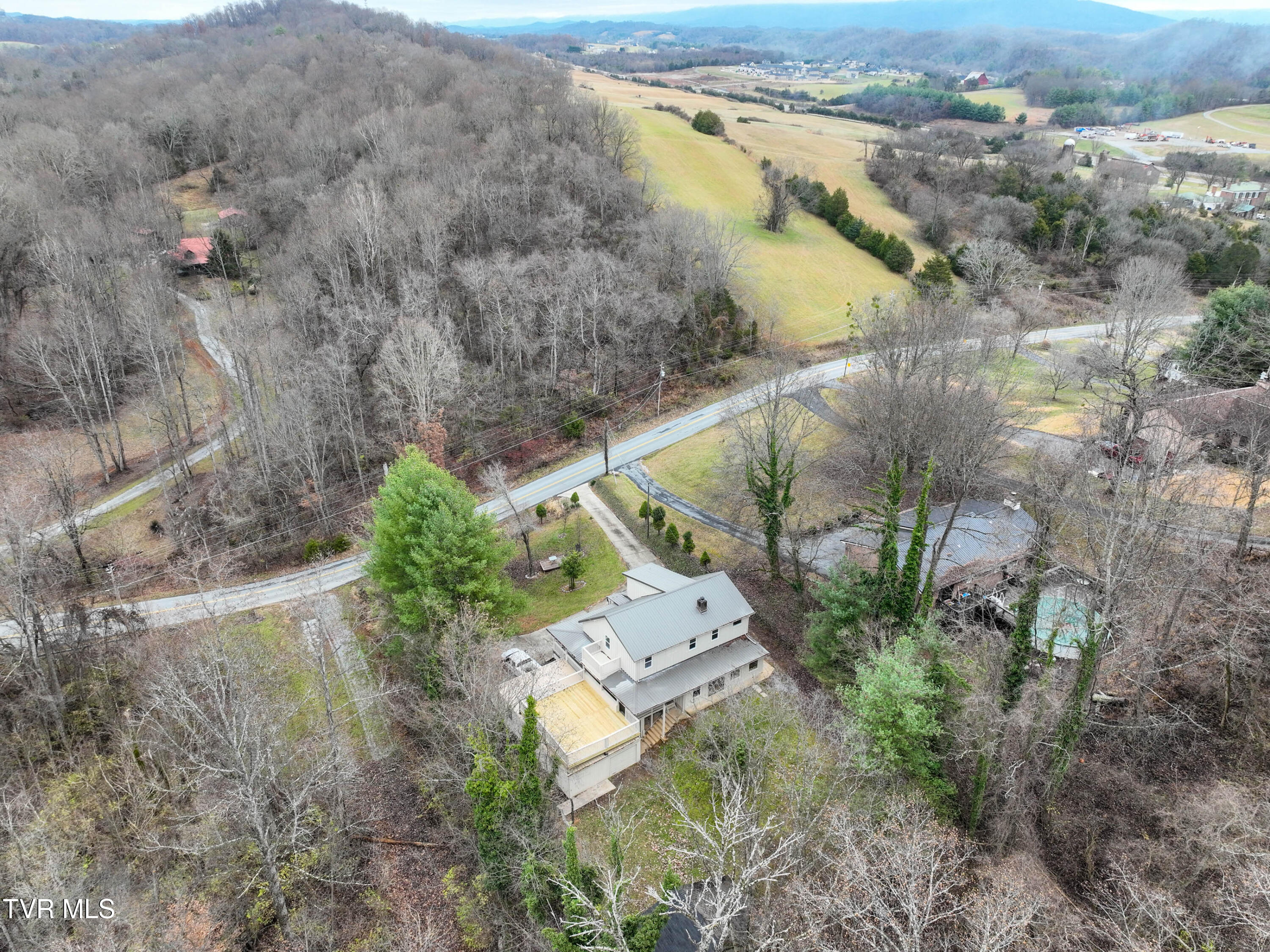 331 Edgefield Road Piney Flats, TN 37686 - Photo 72 of 76 331 Edgefield Rd Drone KASHIA-6